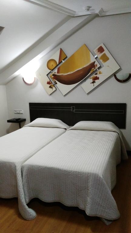 Hotel Santa Clara Oviedo Esterno foto